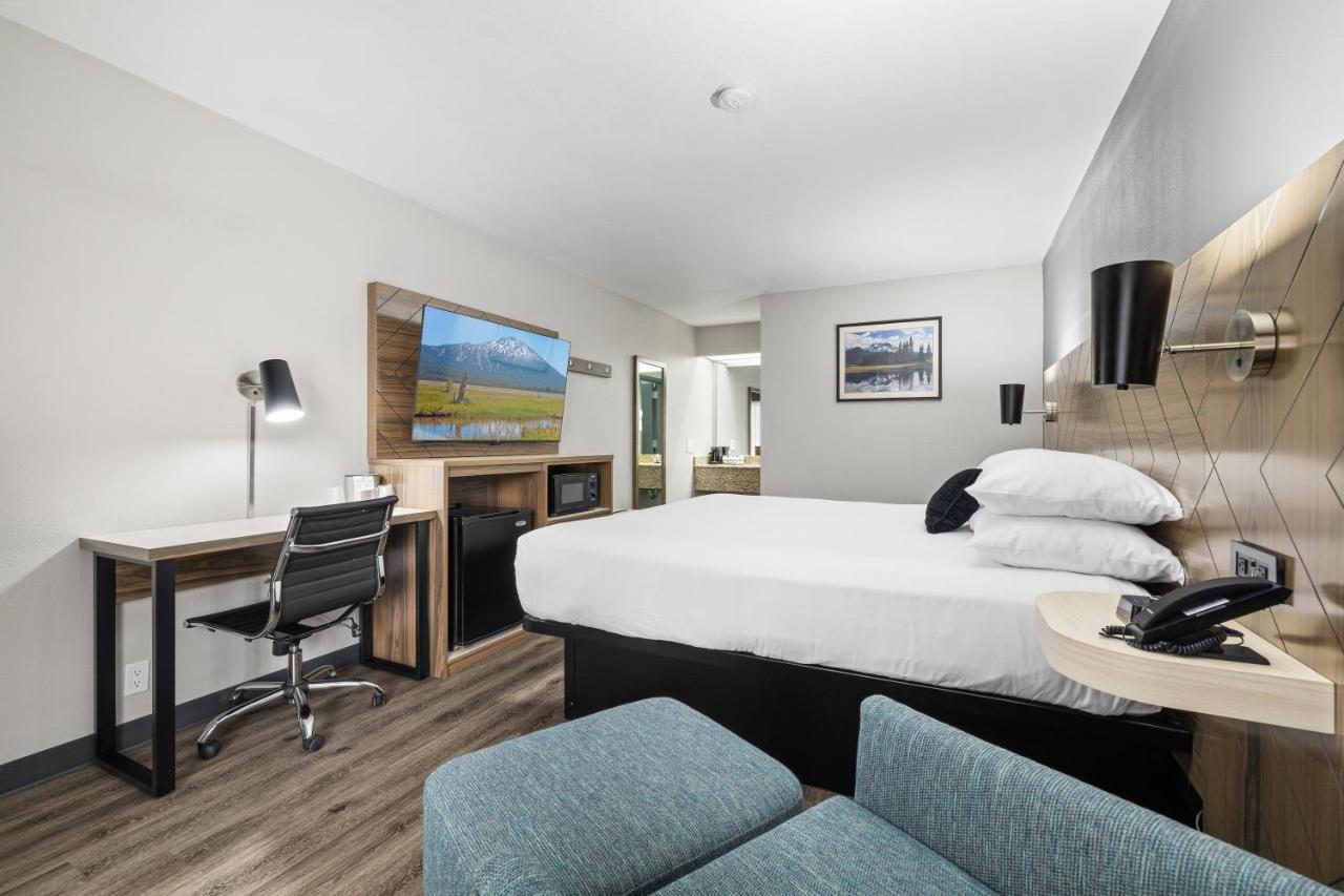 Red Lion Inn & Suites Deschutes River - Bend Exteriör bild