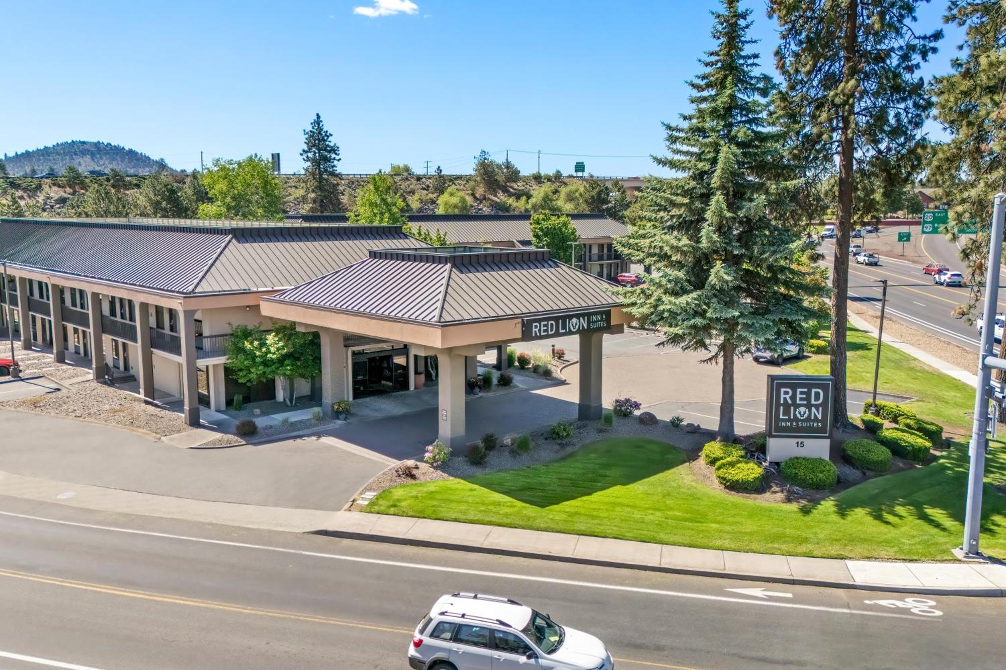 Red Lion Inn & Suites Deschutes River - Bend Exteriör bild