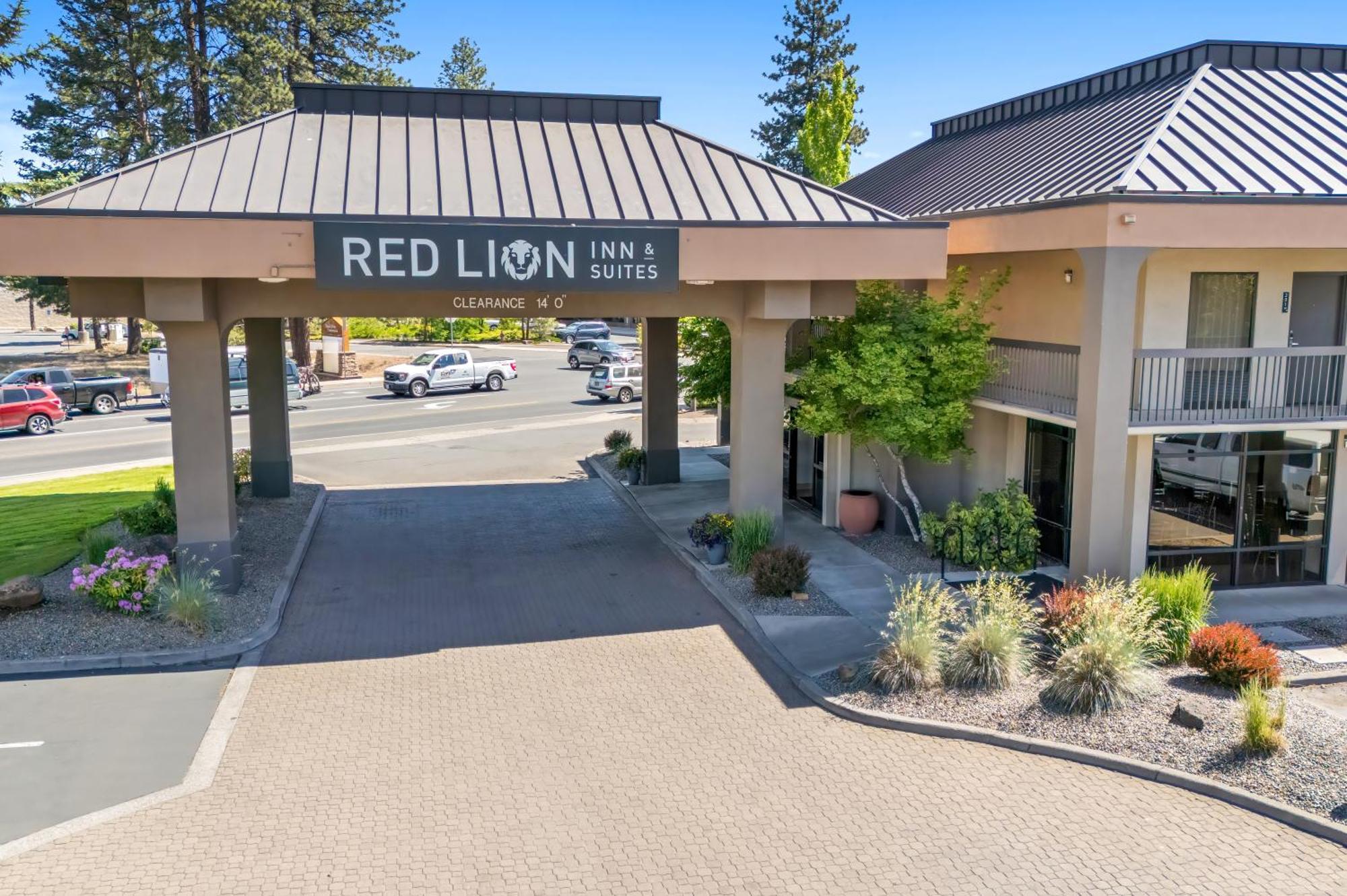 Red Lion Inn & Suites Deschutes River - Bend Exteriör bild