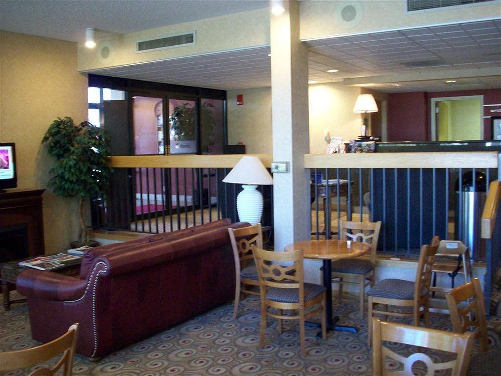 Red Lion Inn & Suites Deschutes River - Bend Exteriör bild