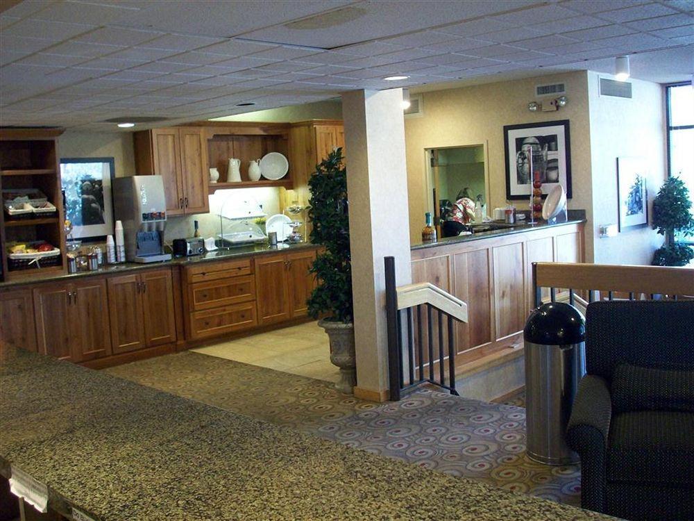 Red Lion Inn & Suites Deschutes River - Bend Exteriör bild