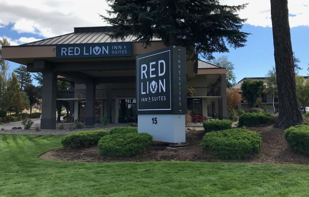 Red Lion Inn & Suites Deschutes River - Bend Exteriör bild